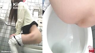 japanese girls shitting on toiet