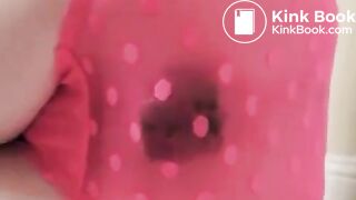 Girl does a sloppy poop in pink pants