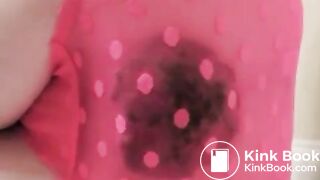 Girl does a sloppy poop in pink pants