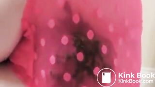 Girl does a sloppy poop in pink pants