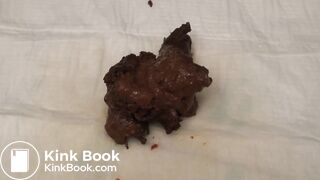 Amazing girl shitting