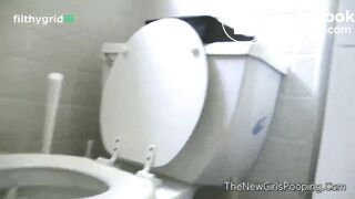 sexy girl crapping and pissing