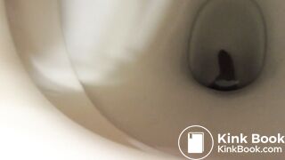 Me and sisters make poo in school toilets