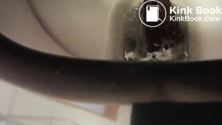 Me and sisters make poo in school toilets