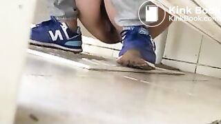 chinese toilet porn 1943 (nice shaved teen pooping)