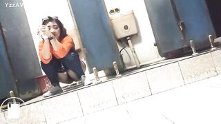 chinese girls poop in open toilet