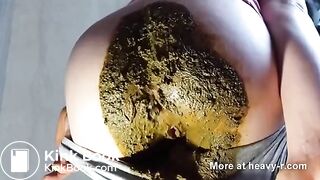 Shitting - video 100