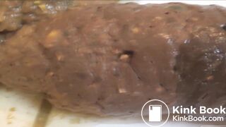 woman pooping on the floor - video 85