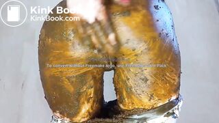 sexy Russian crapping and peeing - video 5