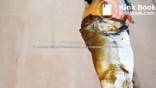 sexy Russian crapping and peeing - video 5