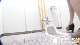 Lady are attacked while excreting