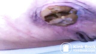 woman pooping on toilet - video 15