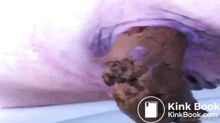 woman pooping on toilet - video 15
