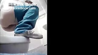 Spying on Russian girls pooping