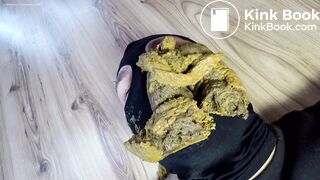 Shitting in 2 different slaves mouths.