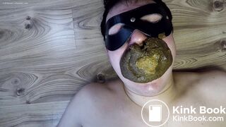 Shitting in 2 different slaves mouths.