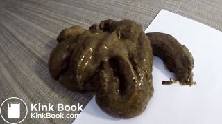 2 thick girls shitting