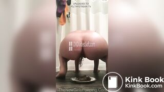 sexy naked girl pooping - video 2