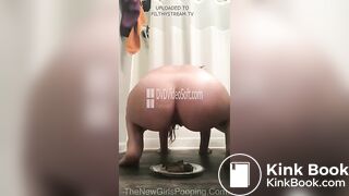 sexy naked girl pooping - video 2