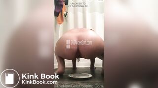 sexy naked girl pooping - video 2