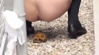 outdoors shitting unusual cleaning 020 (girl cleans with a plastic bag)