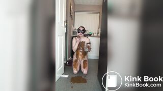 Shitting and smearing - video 7