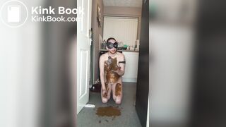 Shitting and smearing - video 7