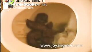 Girl pooping on toilet - video 9