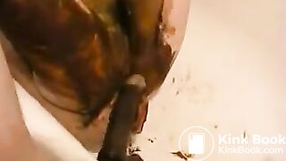 Women Dildo Shit Out Ass & In Pussy - video 2