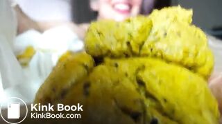 cute naked girl crapped