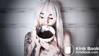 gorgeous sexy Russian girl pooping