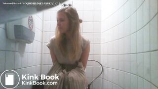 spycam pretty teen toilet pooping