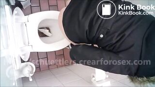 woman pooping on pornera - video 7