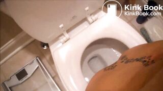 gorgeous brunette pooping and peeing - video 2