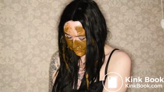 gorgeous naked Russian pooping and masturbating