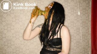 gorgeous naked Russian pooping and masturbating