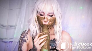 Scat girl versus kinky dragon dick