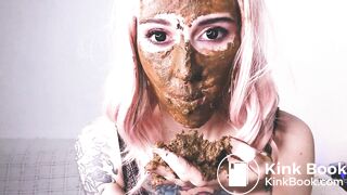 Pretty scat girl and husband shit