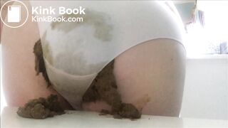 Bouncing in my panty poop