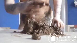 gorgeous naked Russian pooed and masturbated