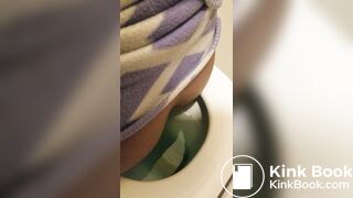 Ebony poop - video 31