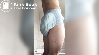 Presenting my messy diaper butt