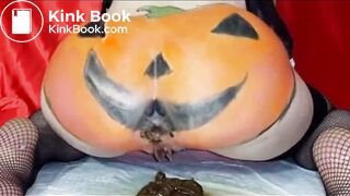 sexy Russian craps and pees - video 3