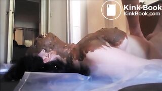 shiteating smearining and cuming en the floor