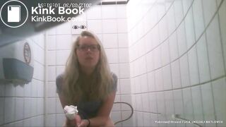 Spycam Sexy teen toilet diarrhea farting