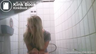 Spycam Sexy teen toilet diarrhea farting