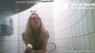 Spycam Sexy teen toilet diarrhea farting