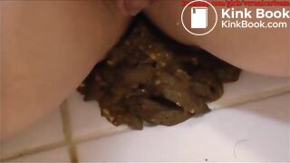 Fat girl loves smearing shit