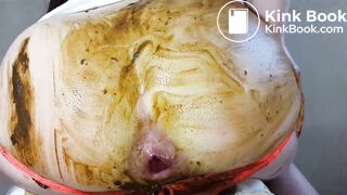 sexy Russian poops and pees - video 6