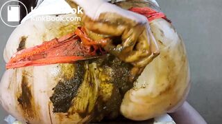 sexy Russian poops and pees - video 6